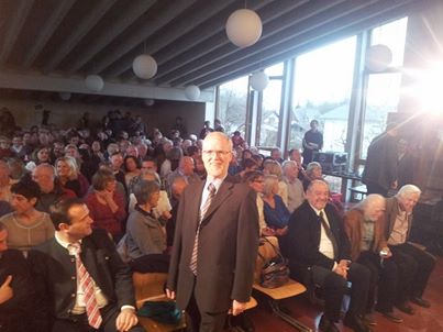 Podiumsdiskussion - ein übervoller Saal!